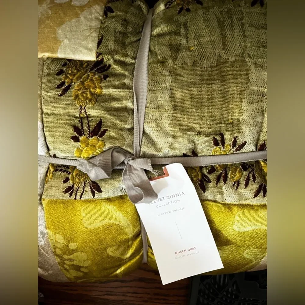 Velvet Zinnia Anthropologie Queen Quilt Color: CITRON